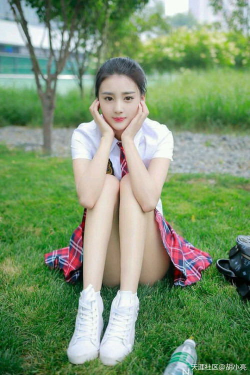 开云体育平台APP-铁闸镇山河，范戴克一夫当关，德甲争冠夜铸就永恒传奇